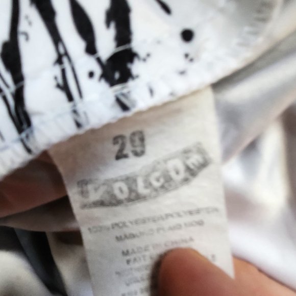 Volcom Board Shorts Size 29 White with black splotches Volcom Logo - Picture 6 of 6